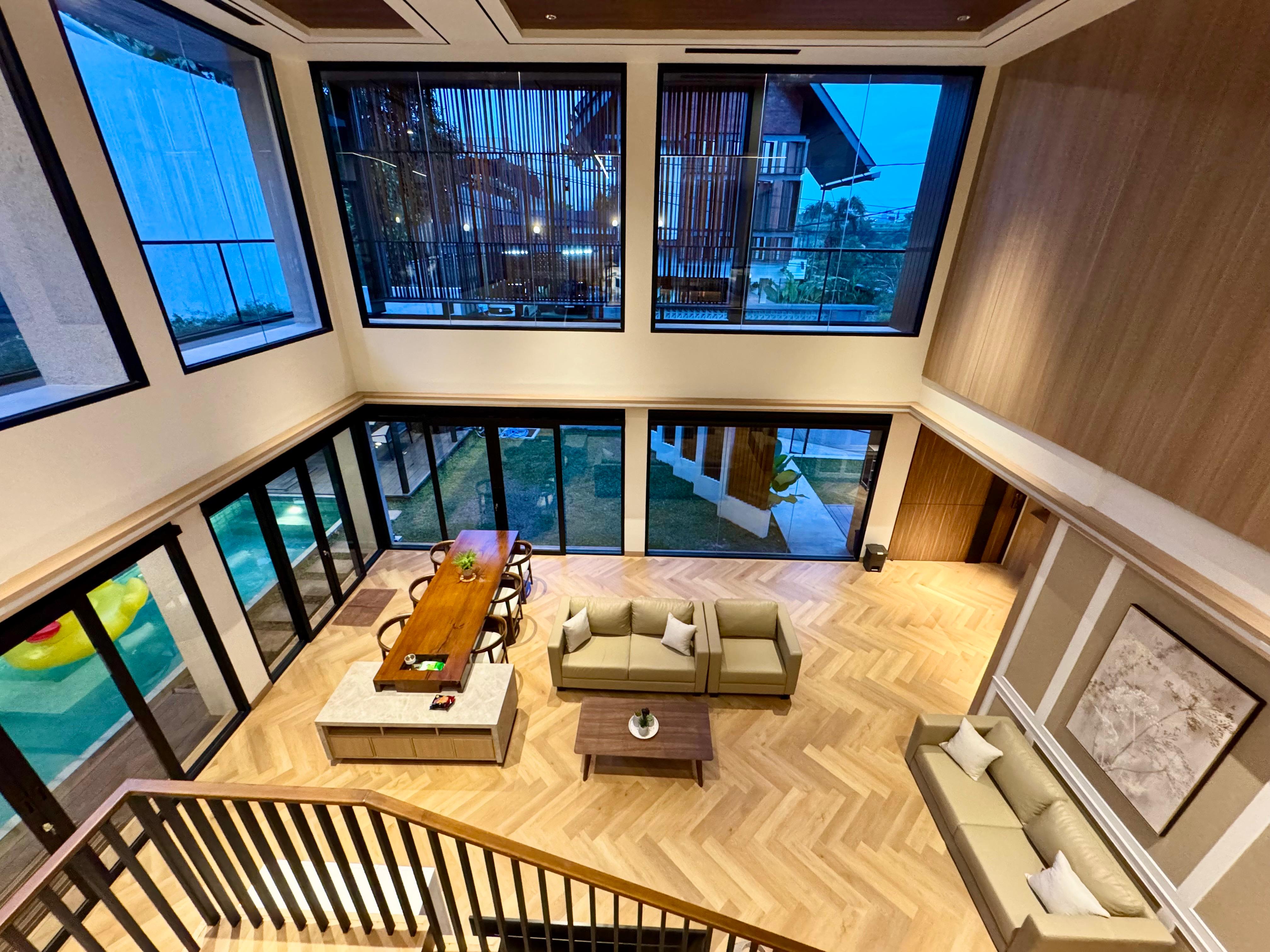 Villa Le Arumanis — Evening bird's eye view